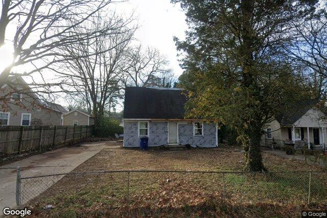 1104 Louise RD