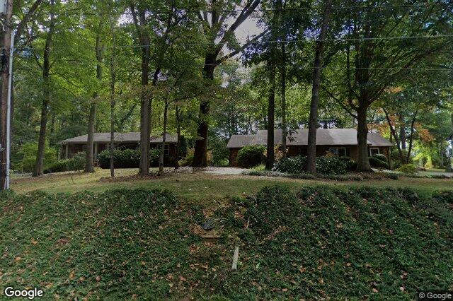 1124 Kelwyn LN