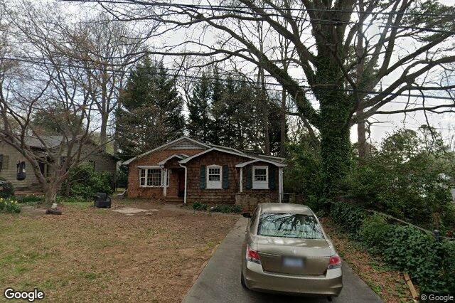 411 Holiday ST