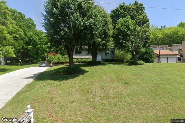 5302 Crown Point DR