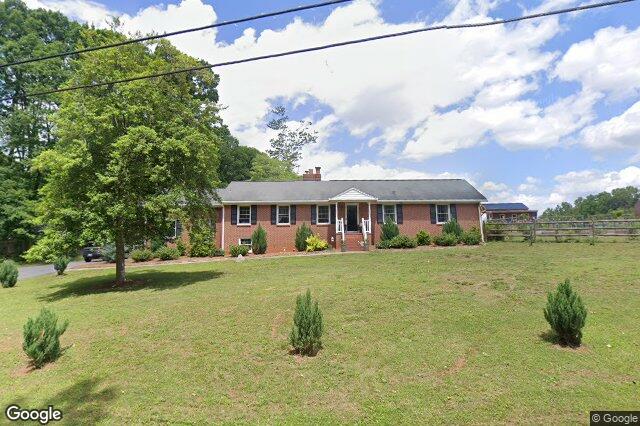 5811 Meadow LN