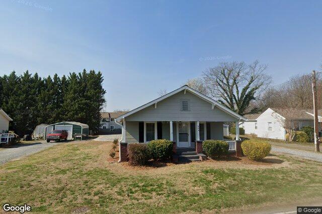 609 Dobson ST