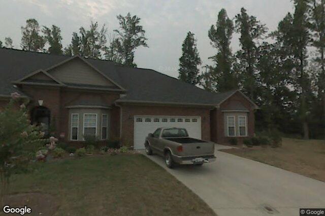 713 Lake DR