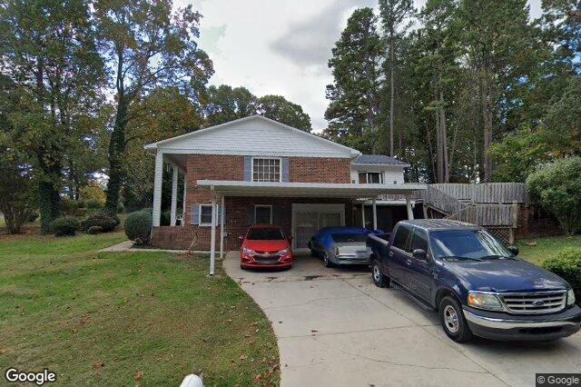 800 Ellington DR
